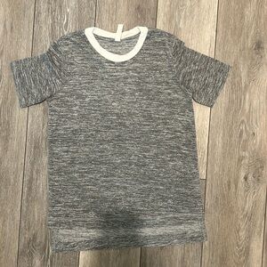 Ollie and Chloe Heather gray T shirt